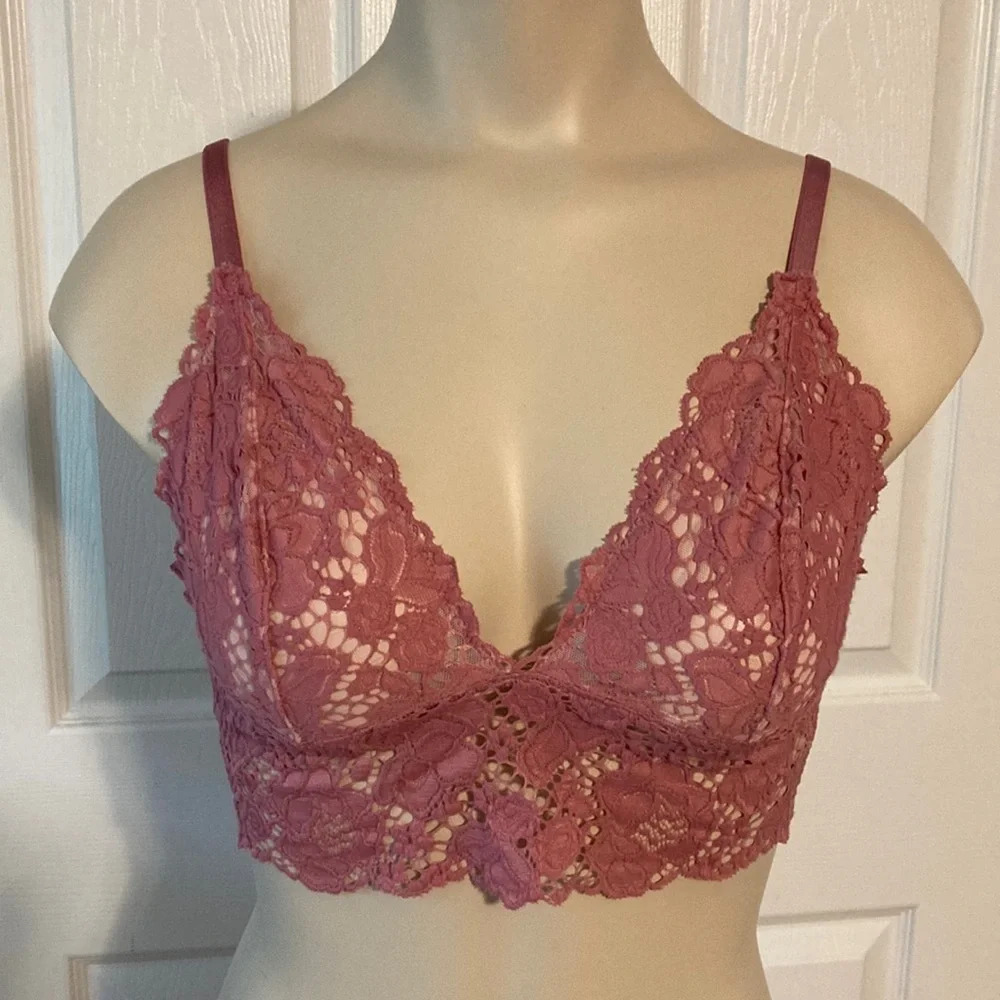 Victoria’s Secret Very Sexy Lace Longline Bralette in size M